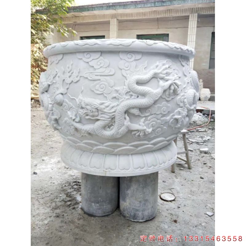 广场龙凤花盆石雕（2）