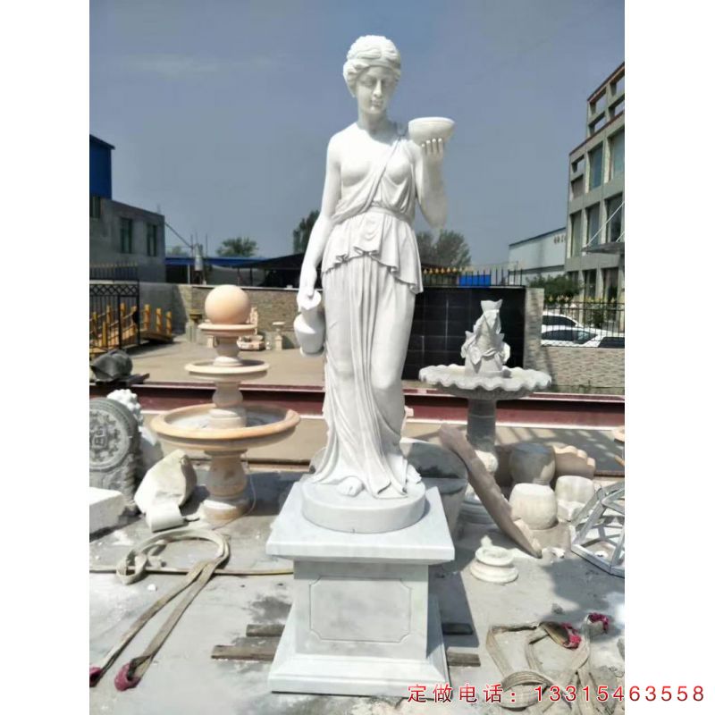 广场西方人物雕塑