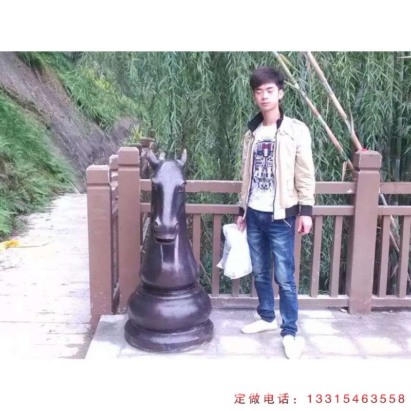 广场半身马铜雕（1）
