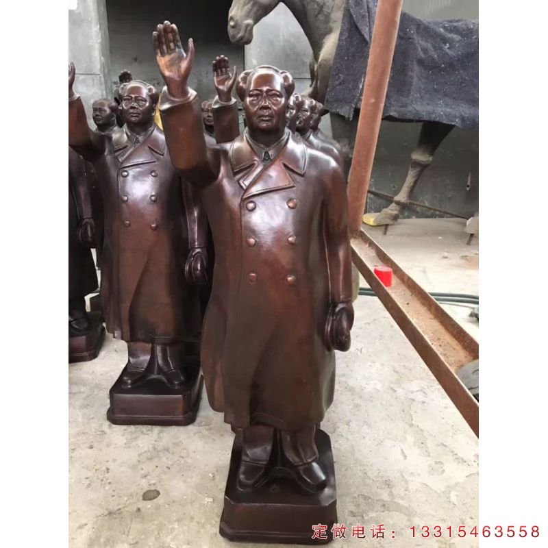 毛主席挥手雕塑