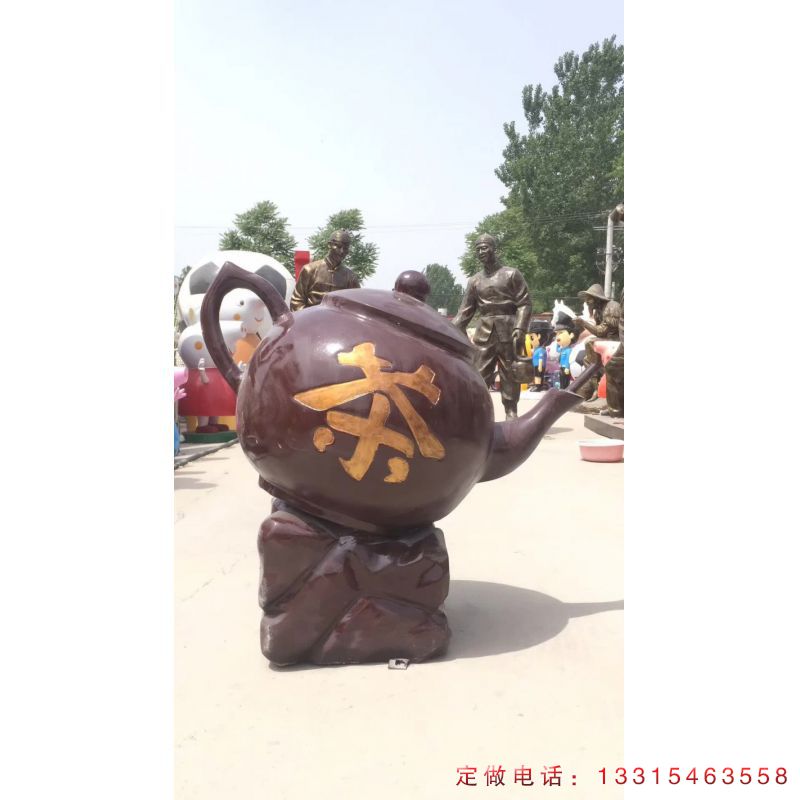 步行街茶壶铜雕（2）