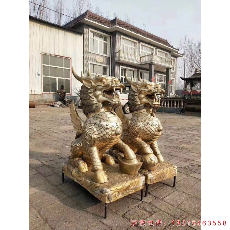 广场麒麟铜雕（1）