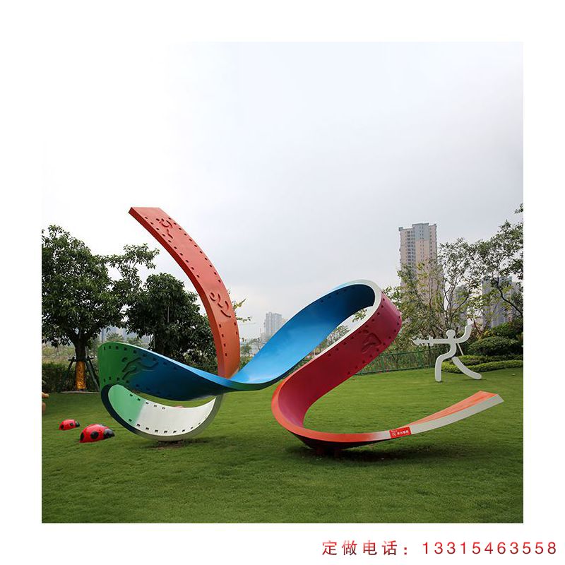 不锈钢彩色胶卷景观雕塑（2）