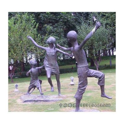 公园铜雕放风筝雕塑
